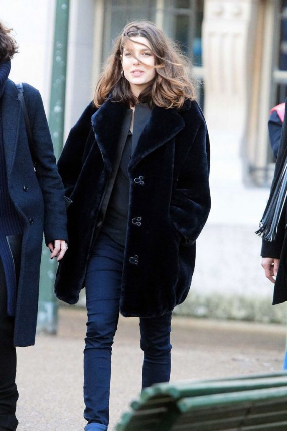 Charlotte Casiraghi style to copy for a royal birthday | welovefur.com ...